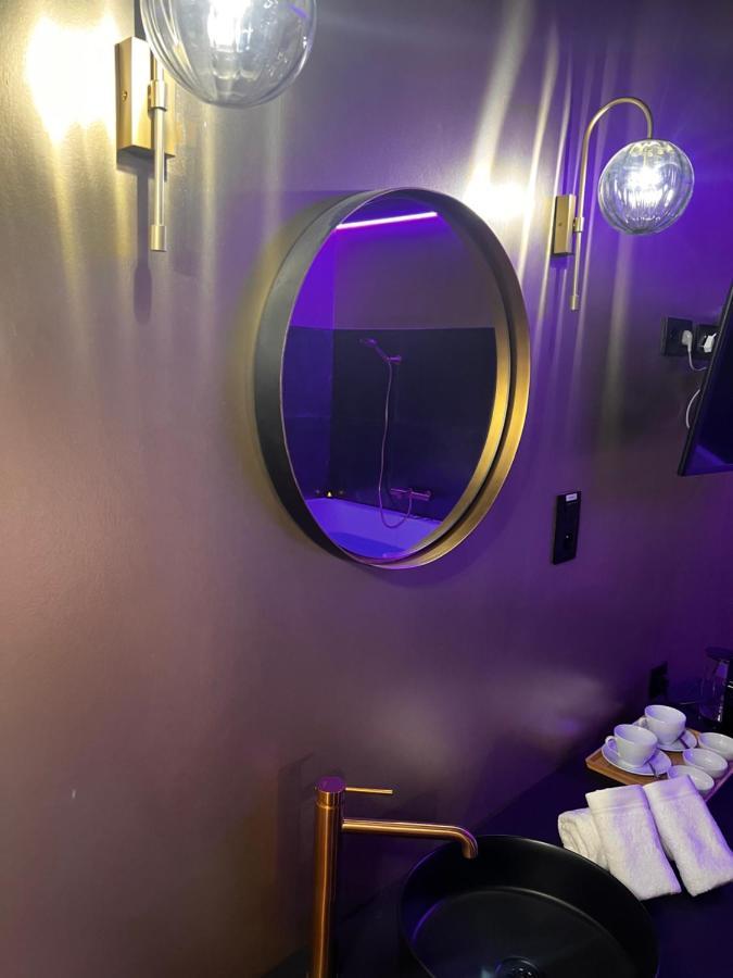 Love hotel Mademoiselle *