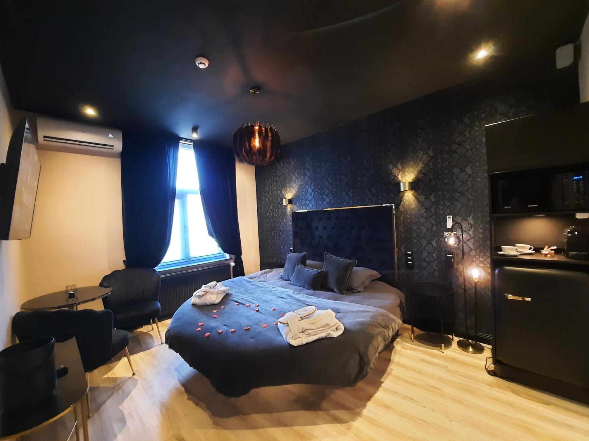 Love hotel Mademoiselle Liege